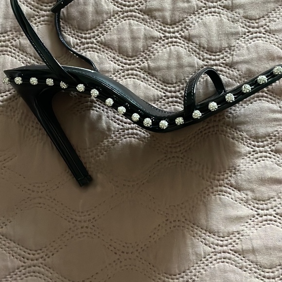 Heels - Picture 2 of 4